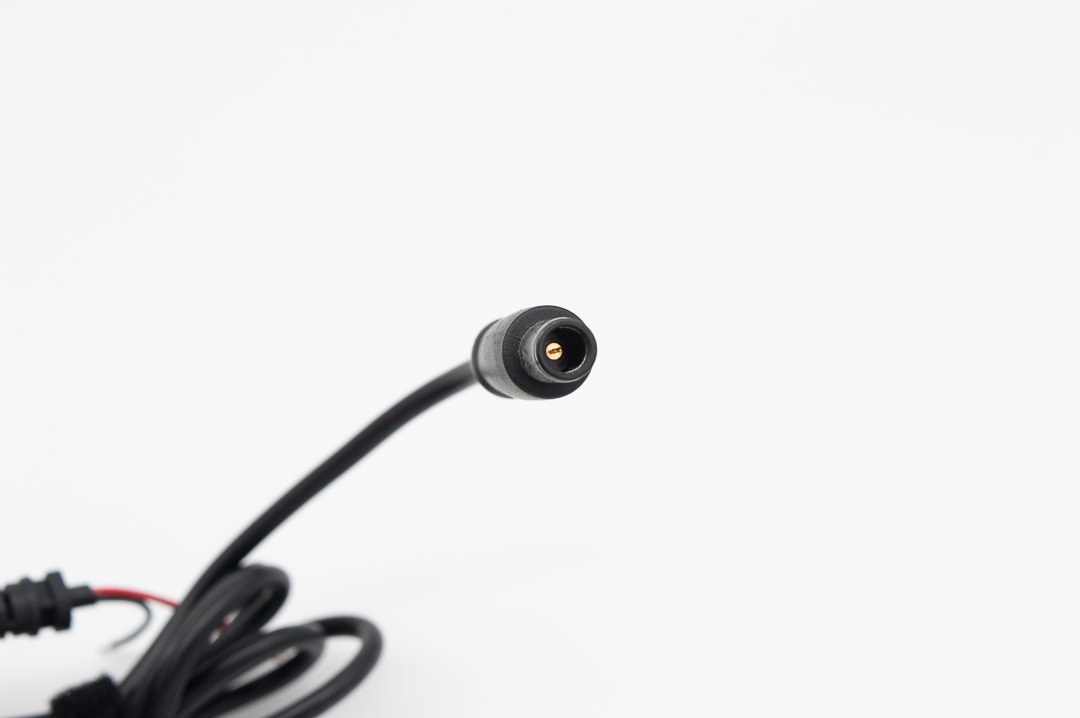 DC кабел со конектор за полнење 7,4 x 5,0mm