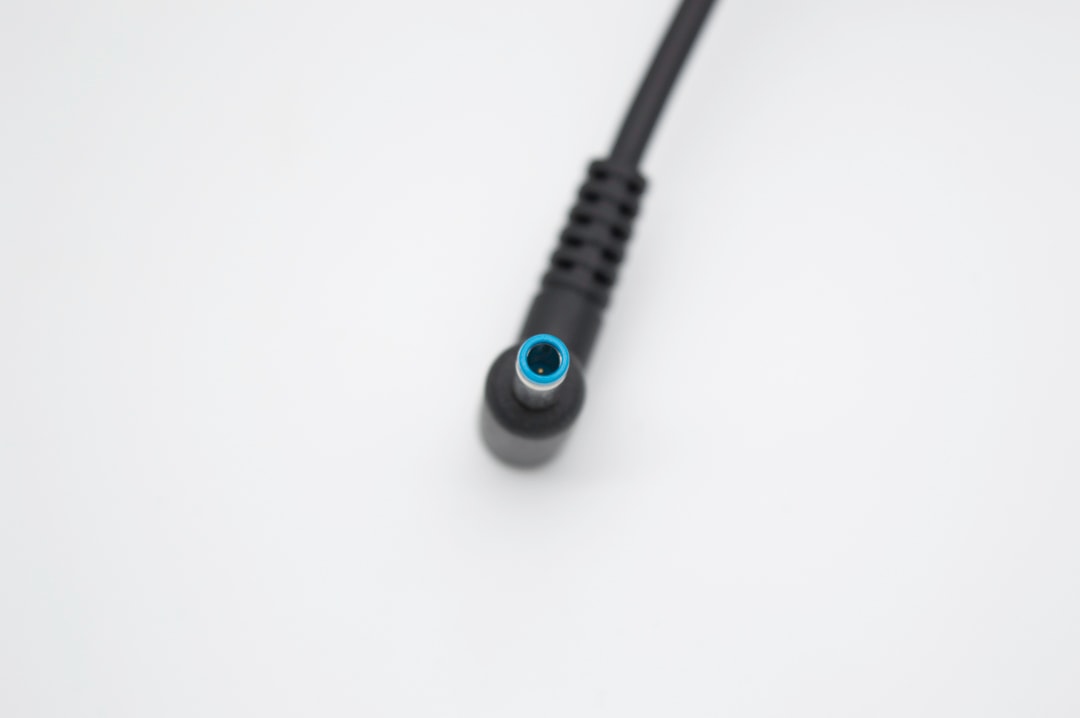 DC КАБЕЛ СО КОНЕКТОР ЗА ПОЛНЕЊЕ 4,5 X 3,0 MM / GAMING LAPTOPS