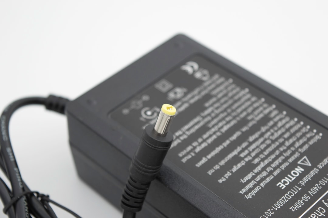 POWER ADAPTER FOR ELECTRIC SCOOTER / ADAPTER ELEKTRICEN TROTINET 48V 2A/ (54.6V) DC 2.1