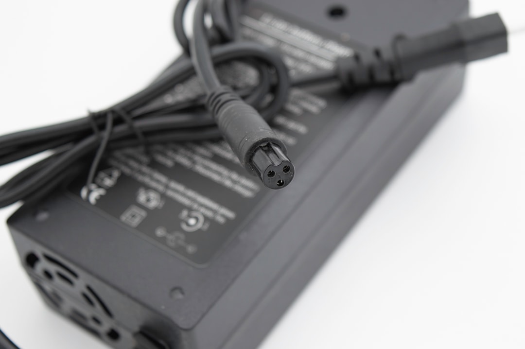 POWER ADAPTER FOR ELECTRIC SCOOTER / ADAPTER ELEKTRICEN TROTINET 36V 2A (42.0V) CONNECTOR GX12