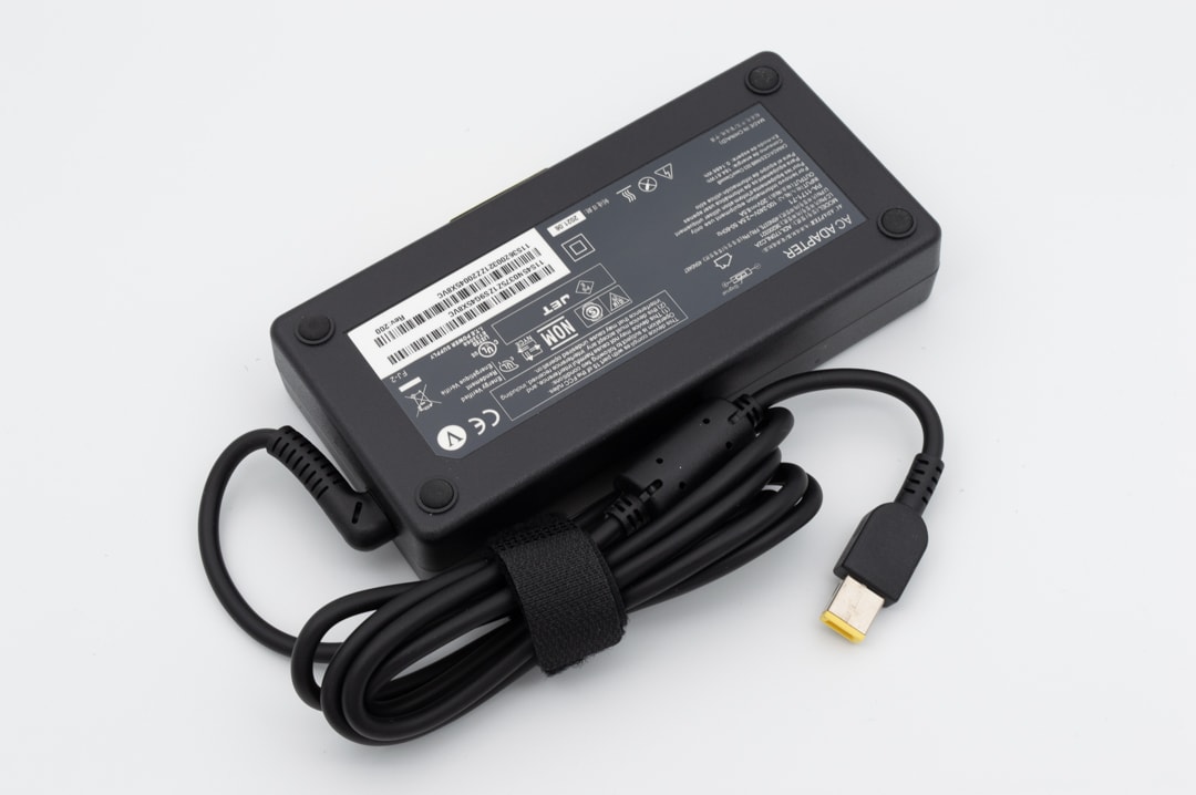 GAMING LAPTOP ADAPTER LENOVO 20V 8.5A / SQUARE